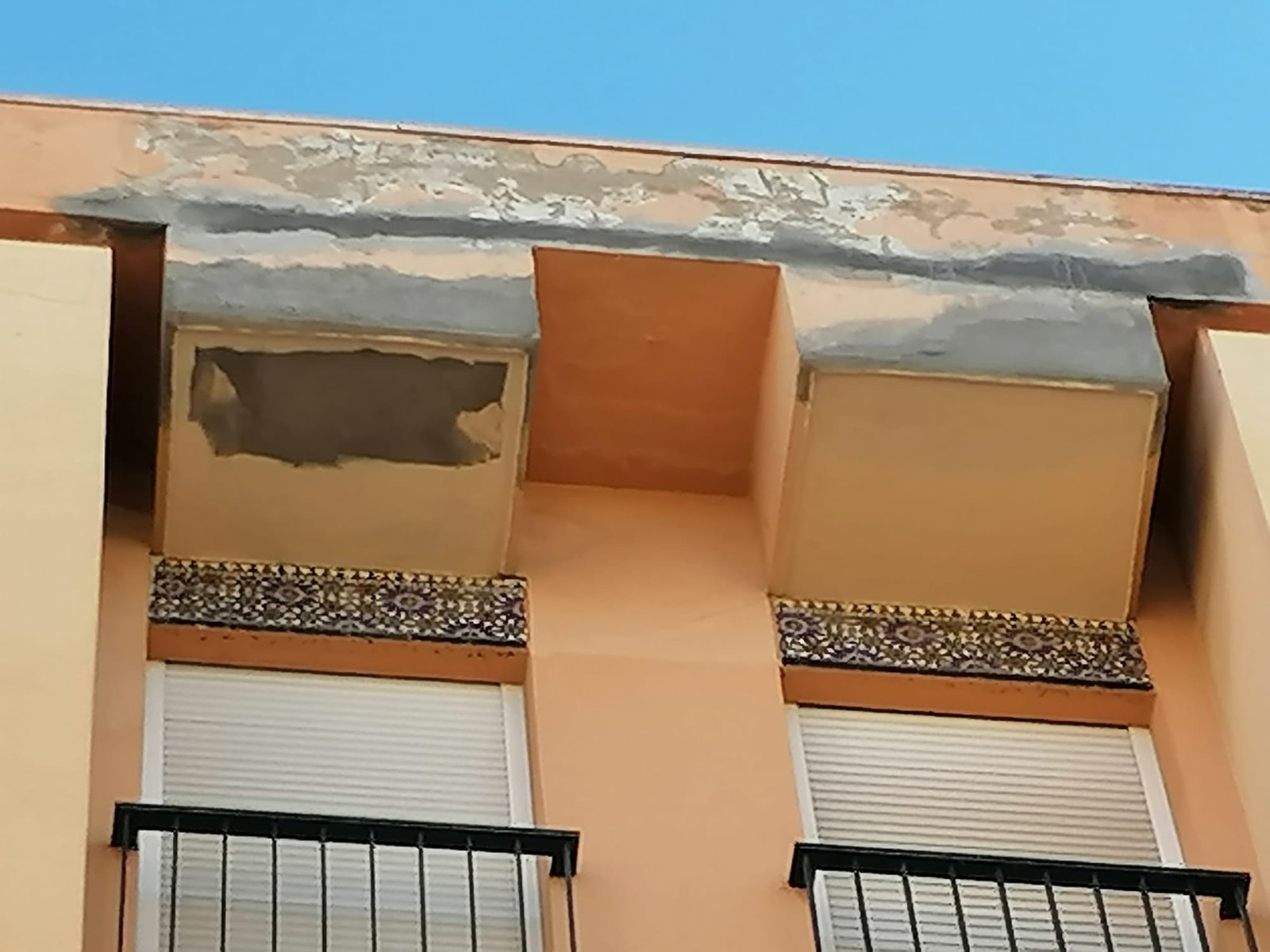 Aleros y balcones reparados