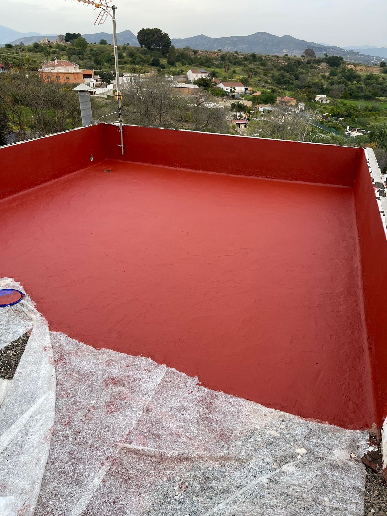 Panorámica de cubierta roja impermeabilizada